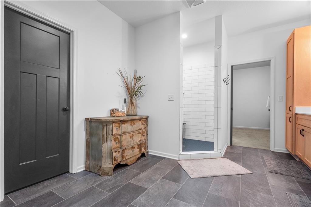 38 Lakeview Lane