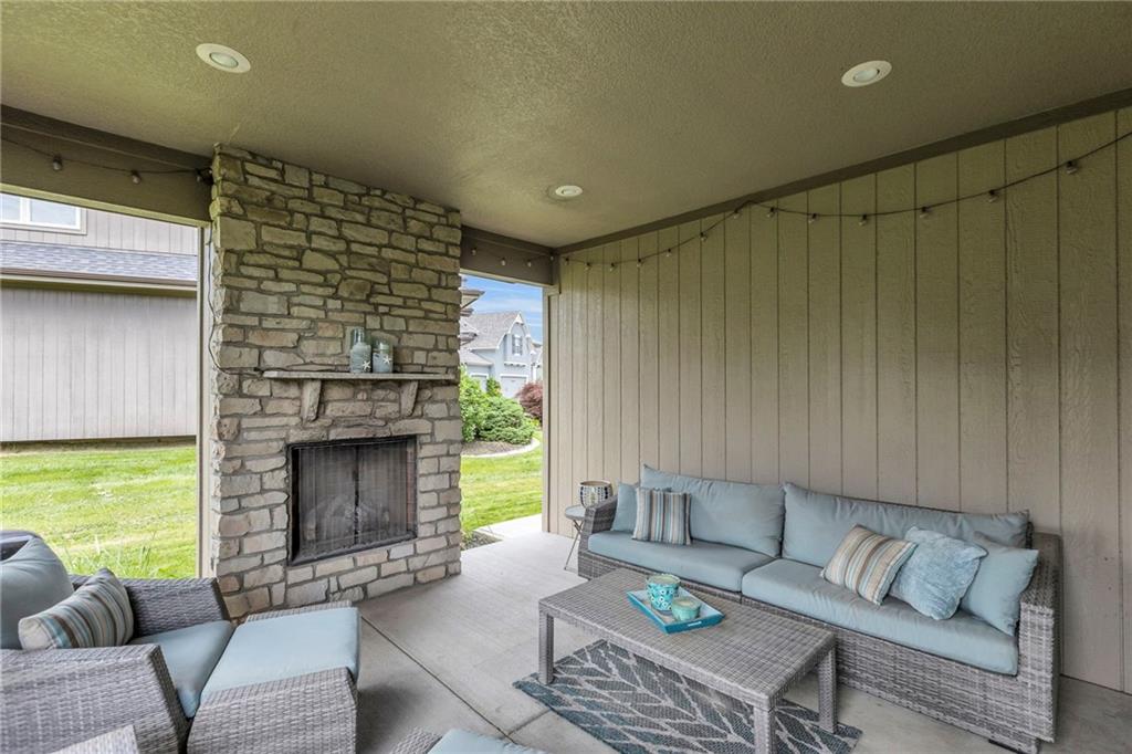 25203 W 97th Terrace