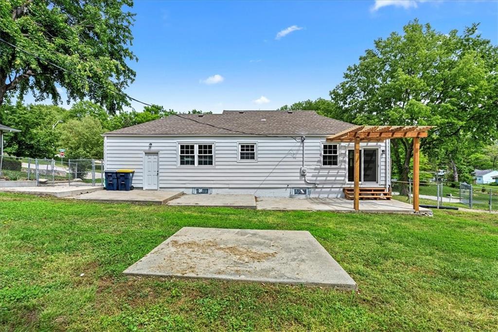 4126 NW Willow Drive