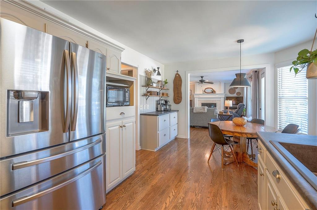 2007 NE Newport Court