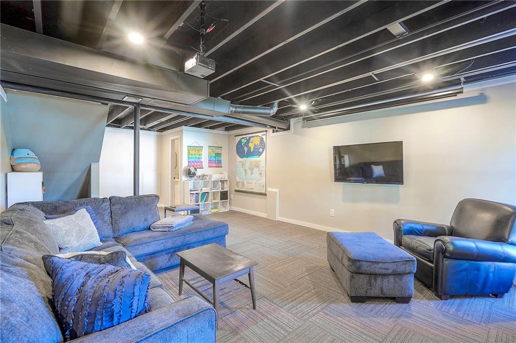 2007 NE Newport Court