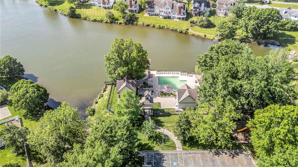 2007 NE Newport Court