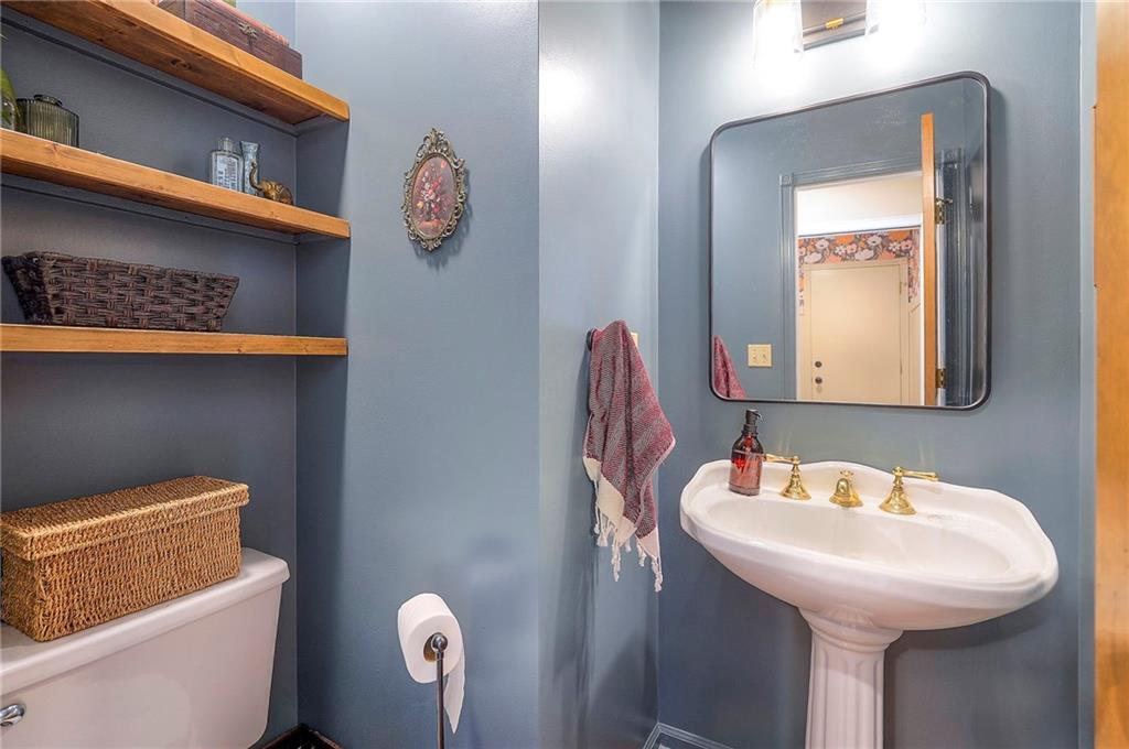 2007 NE Newport Court