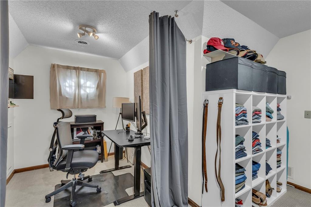 2007 NE Newport Court