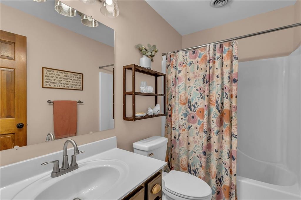 2007 NE Newport Court