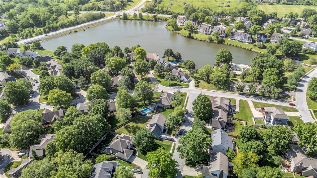 2007 NE Newport Court