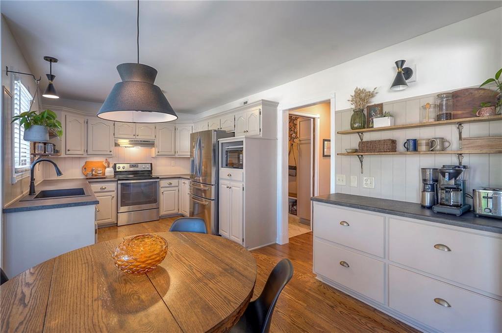 2007 NE Newport Court