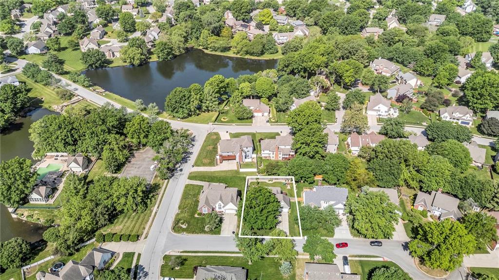 2007 NE Newport Court