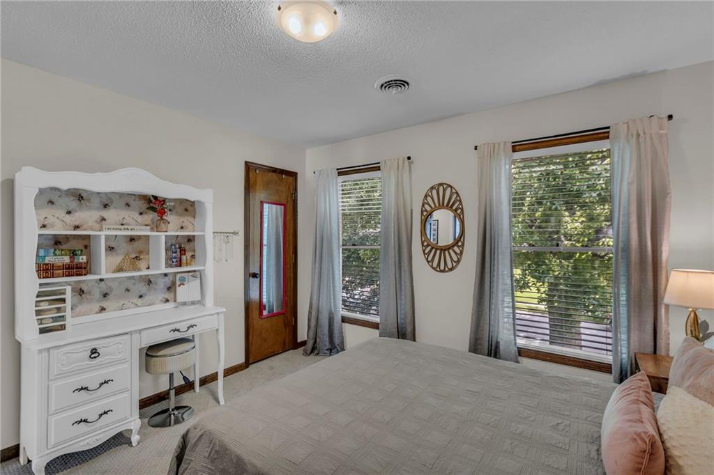 2007 NE Newport Court