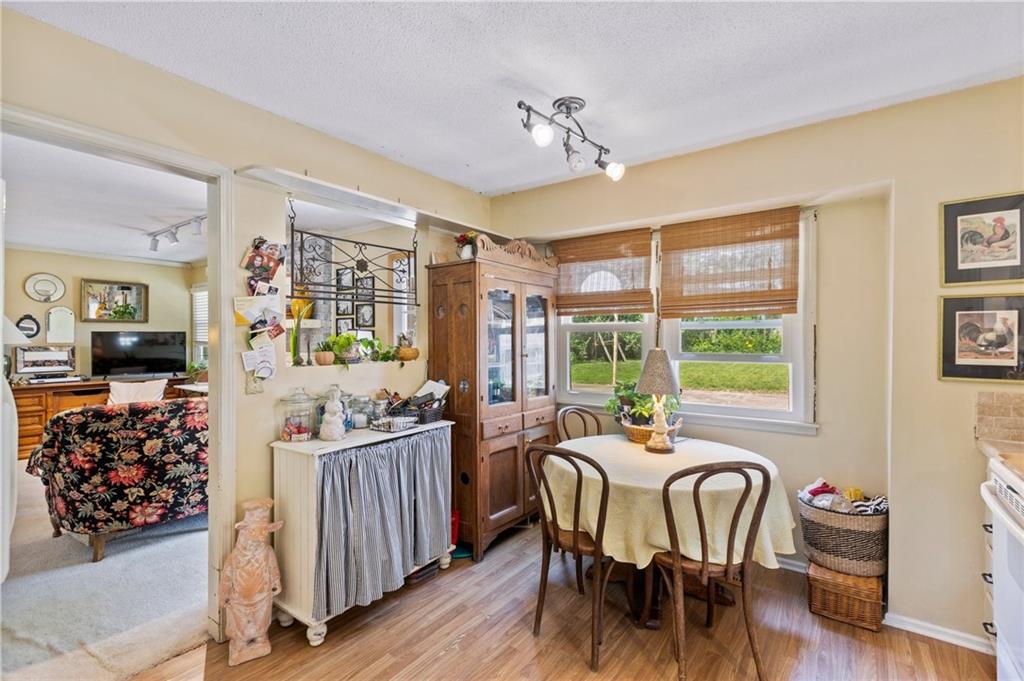 824 E Johnston Street