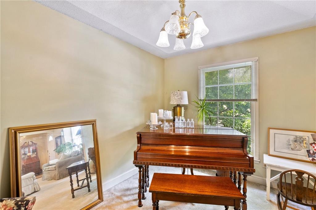 824 E Johnston Street