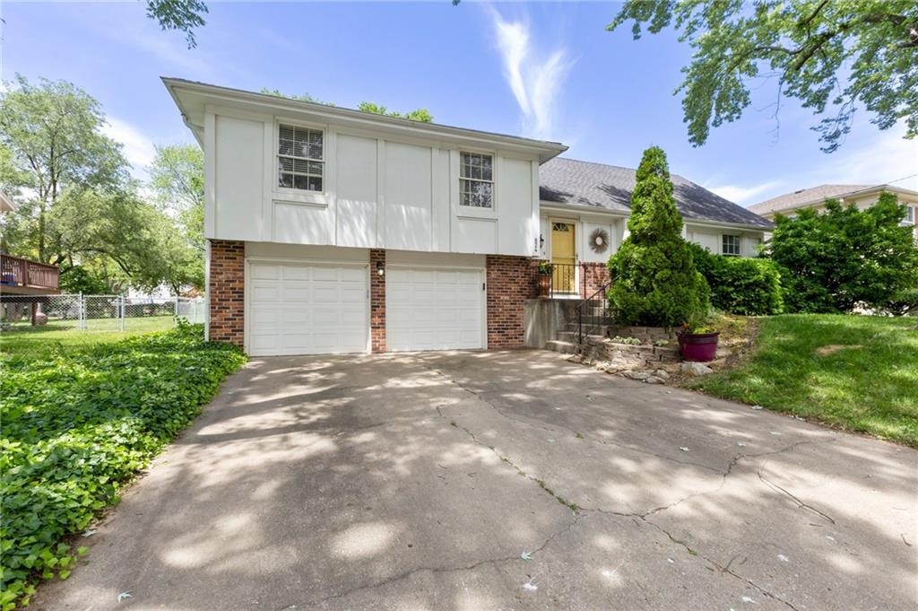 824 E Johnston Street