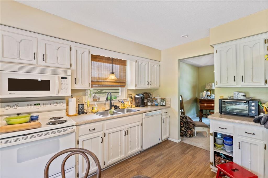 824 E Johnston Street