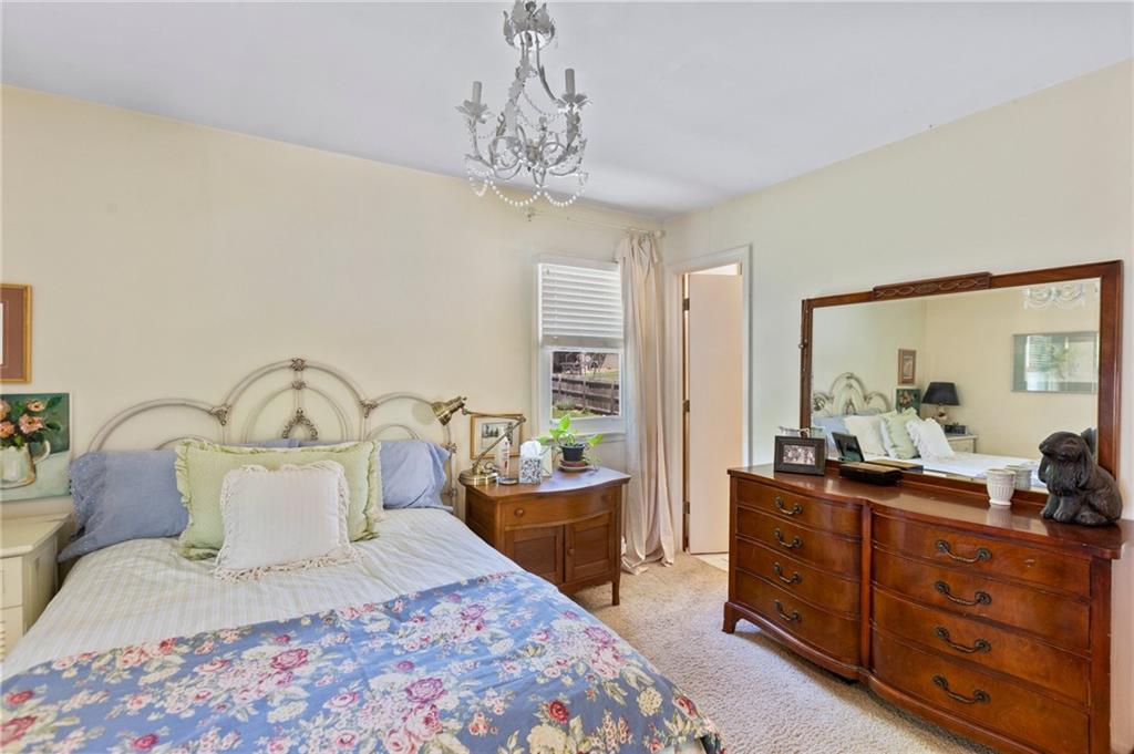 824 E Johnston Street