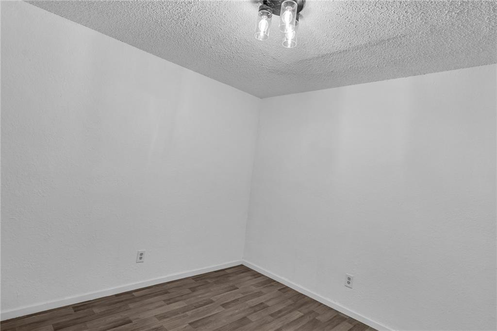 1528 E 123rd Street