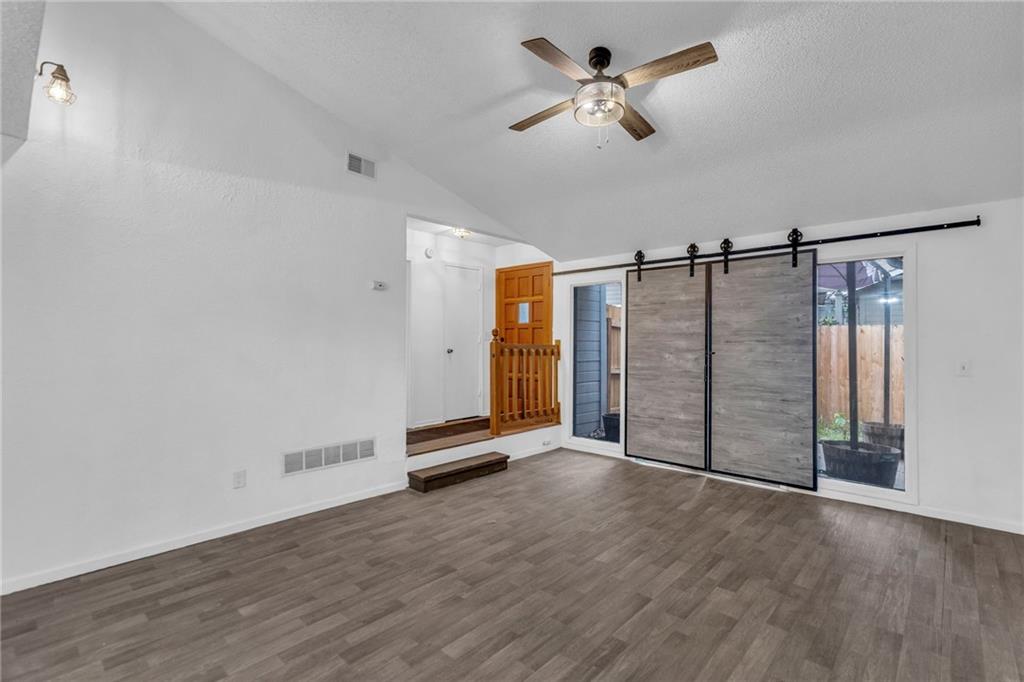 1528 E 123rd Street