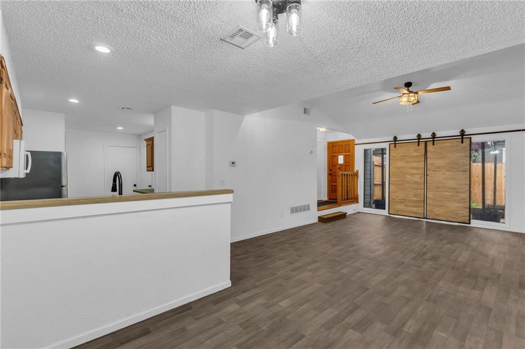 1528 E 123rd Street