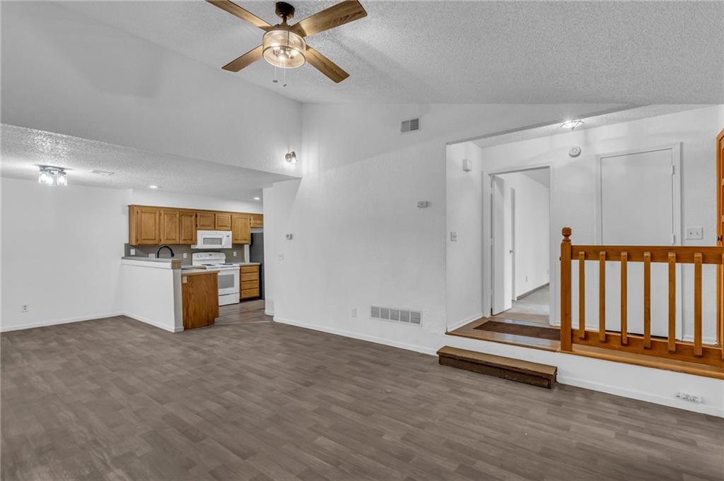 1528 E 123rd Street