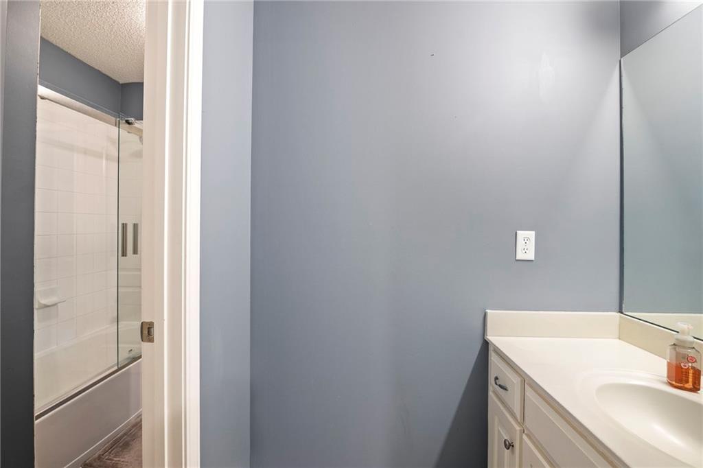 19746 W 105th Terrace