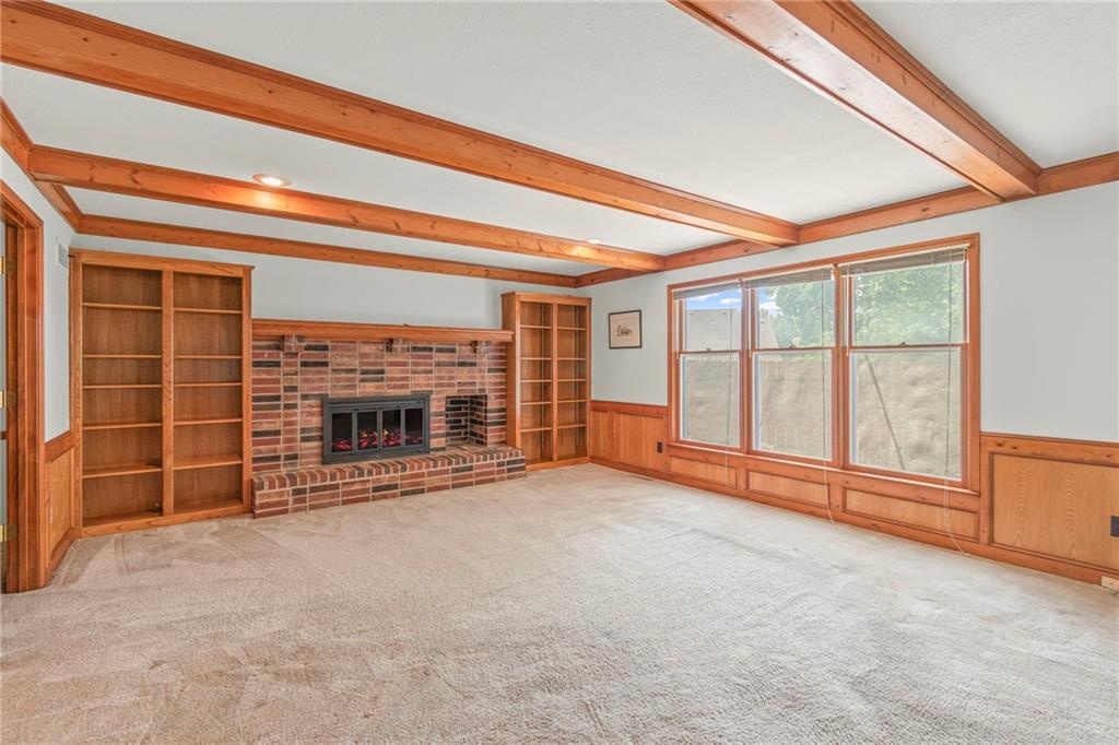 320 SW Raven Court