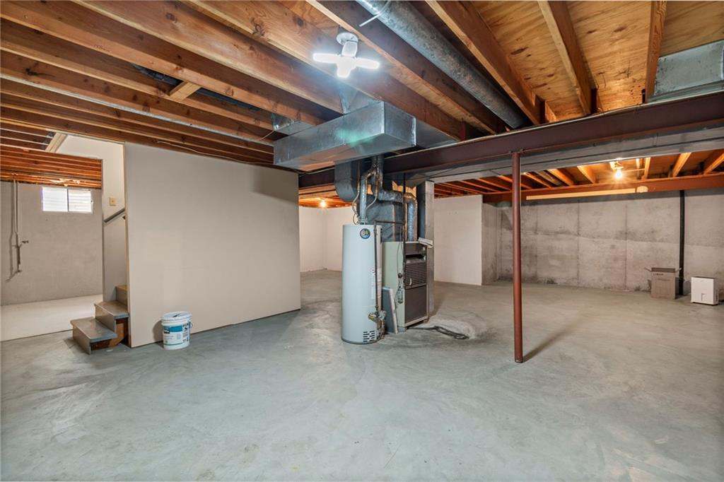 320 SW Raven Court