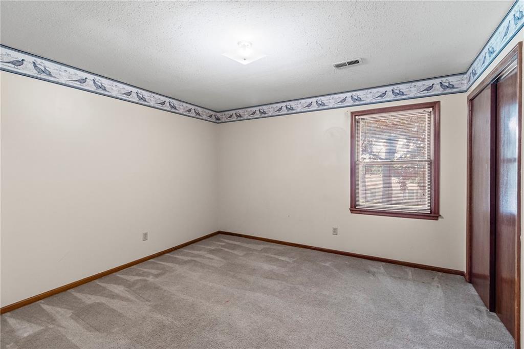 320 SW Raven Court