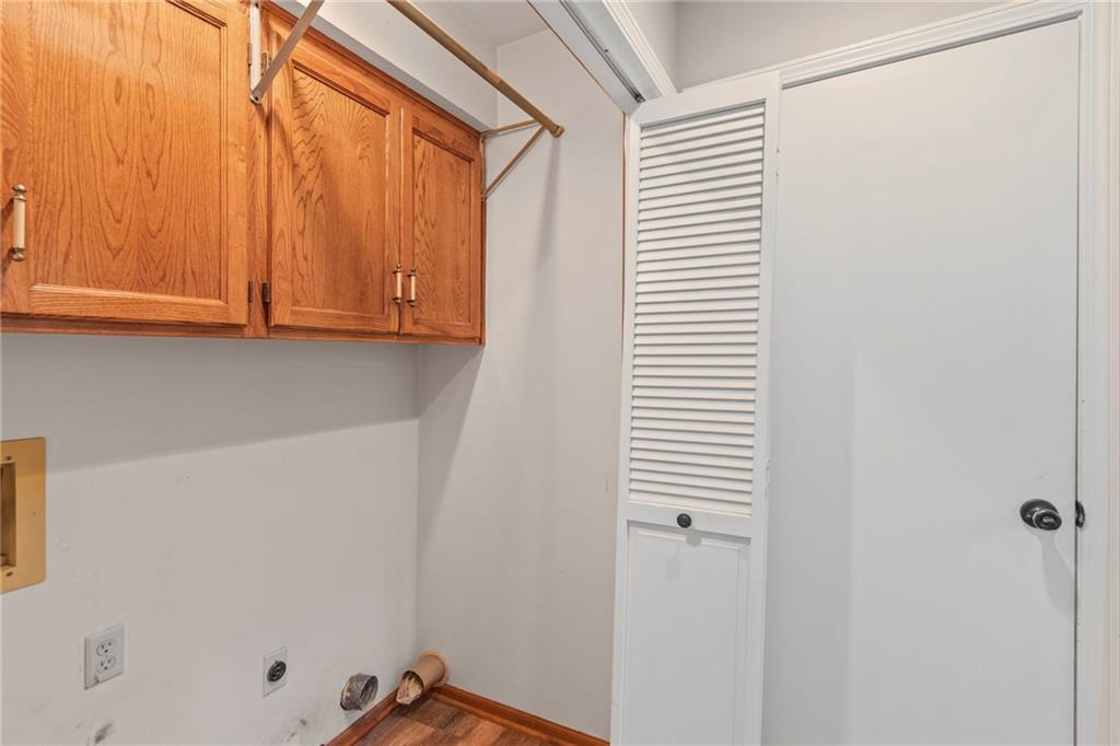 320 SW Raven Court