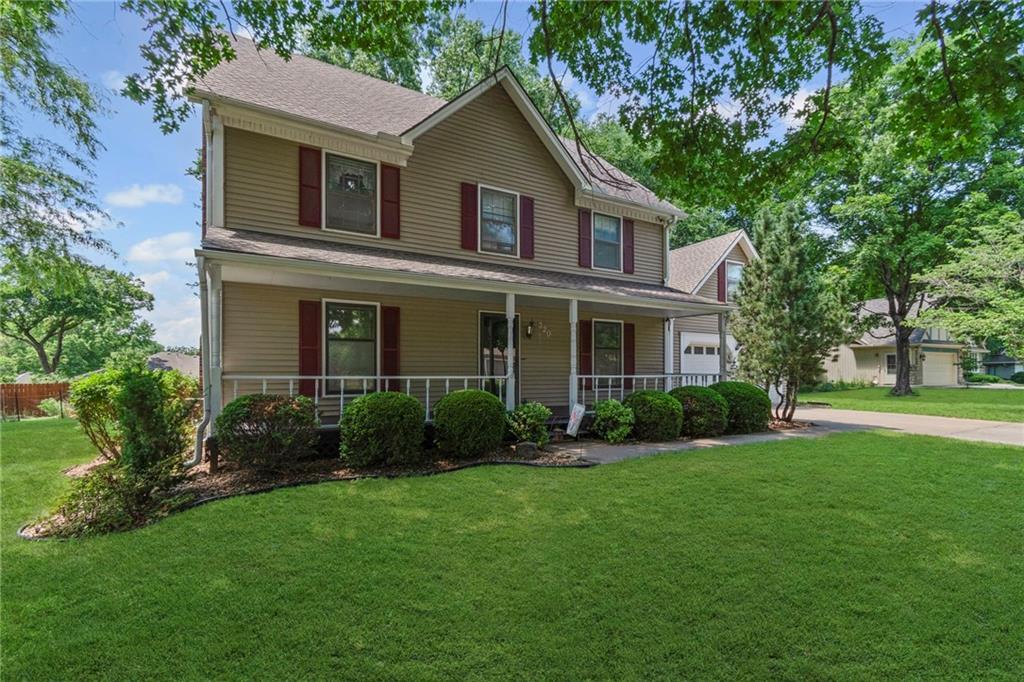 320 SW Raven Court