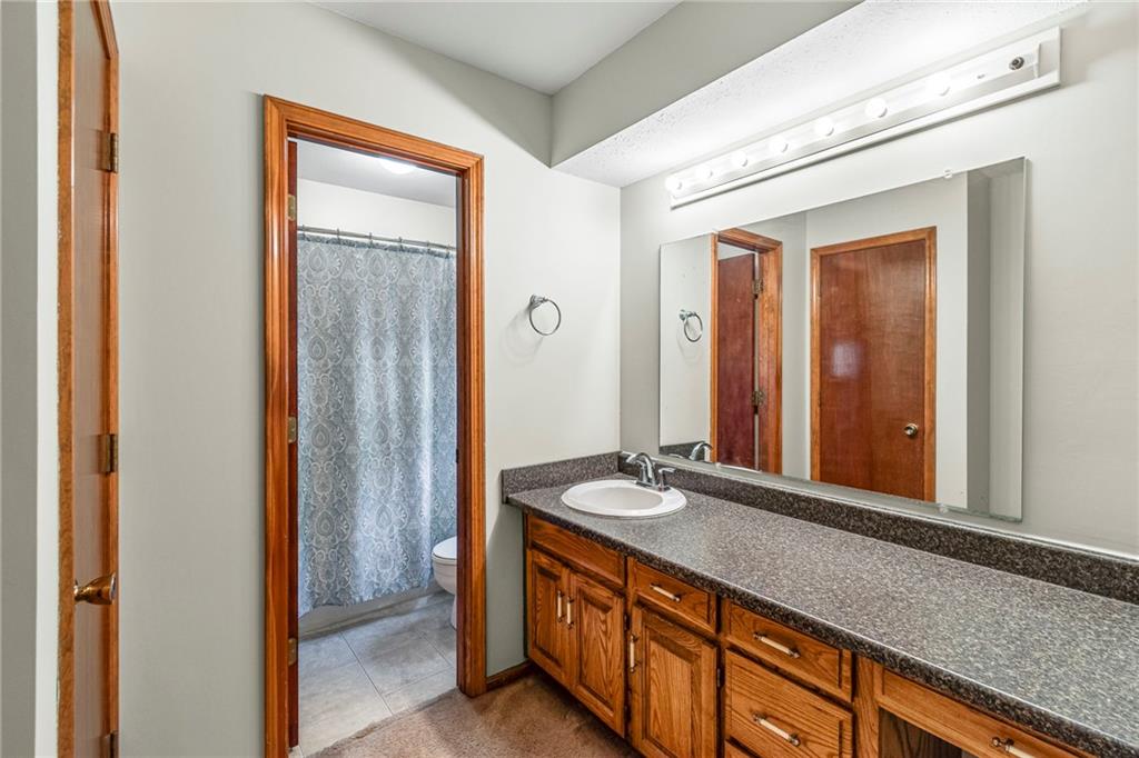320 SW Raven Court