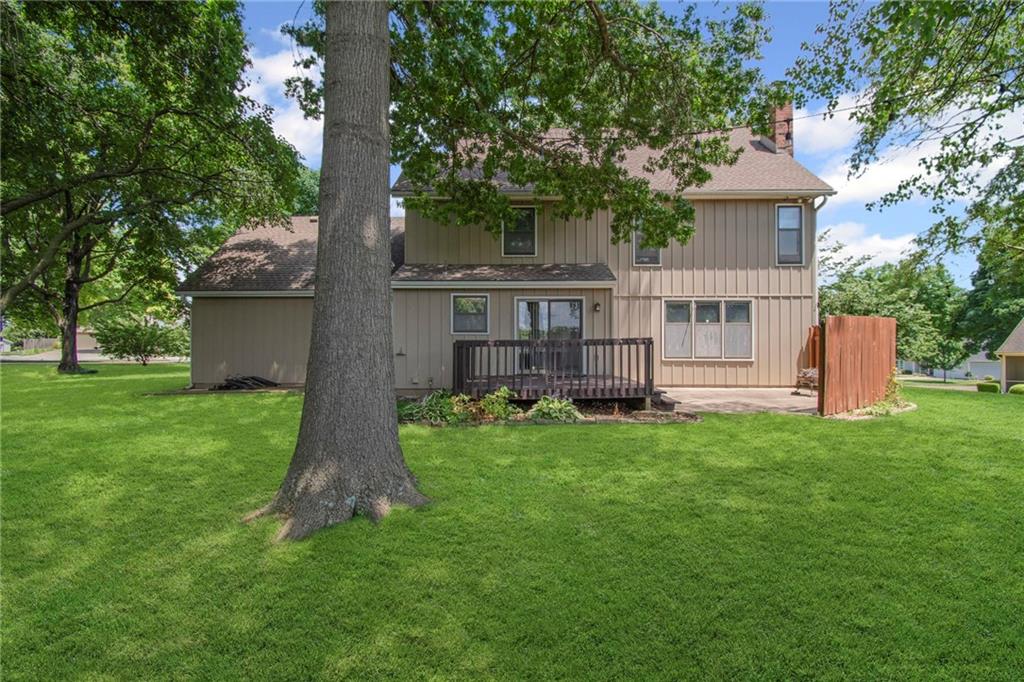 320 SW Raven Court