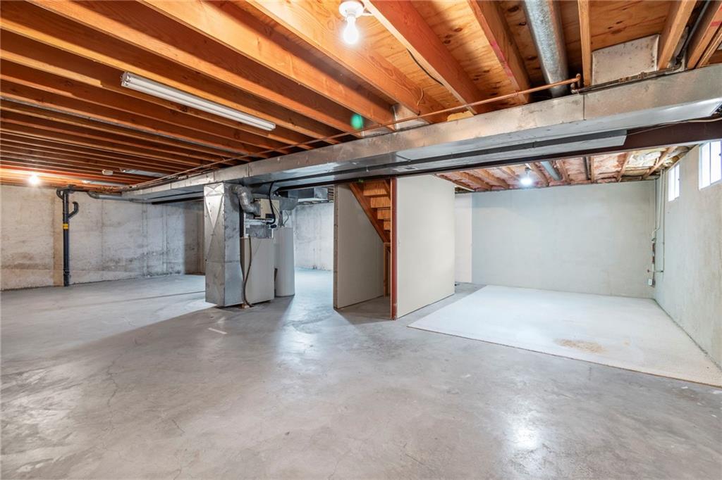 320 SW Raven Court