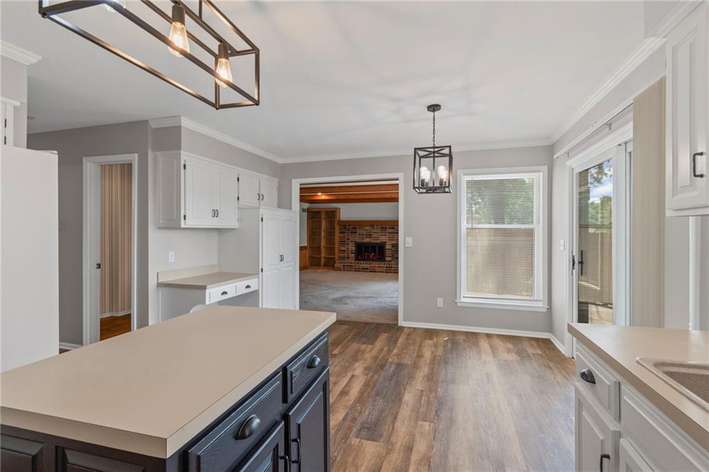 320 SW Raven Court