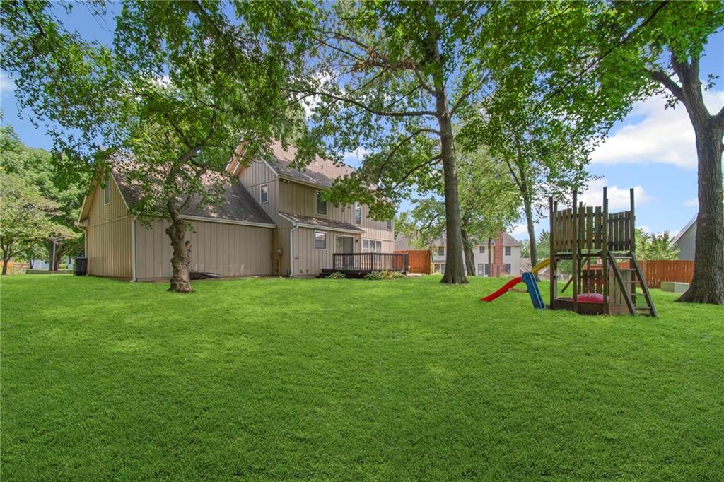 320 SW Raven Court