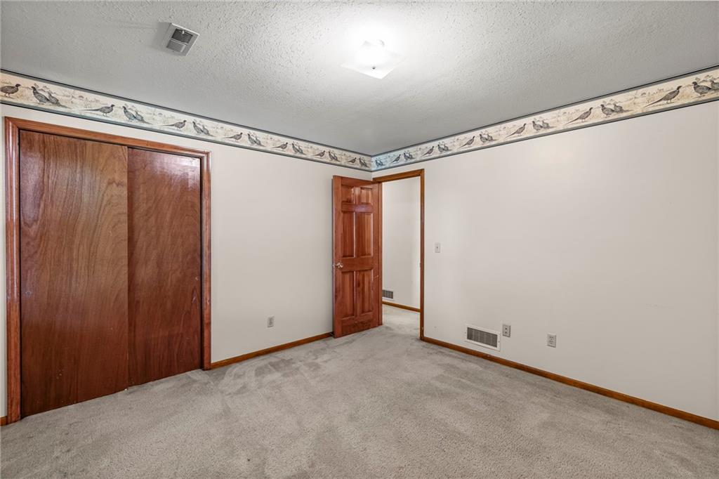 320 SW Raven Court