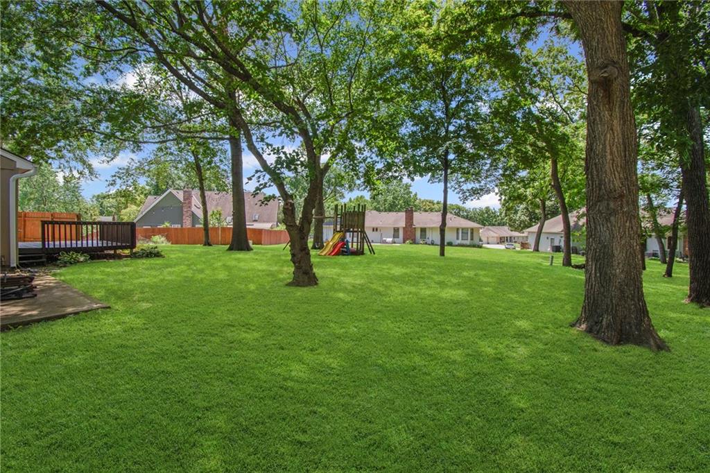 320 SW Raven Court