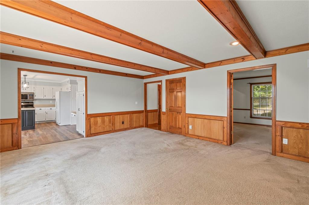 320 SW Raven Court
