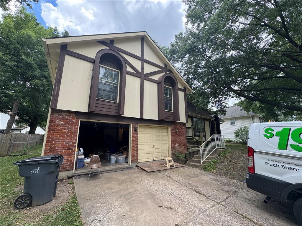 1421 E Stagecoach Drive