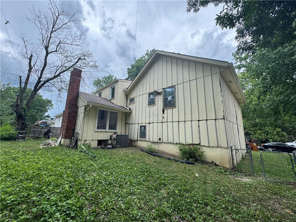 1421 E Stagecoach Drive