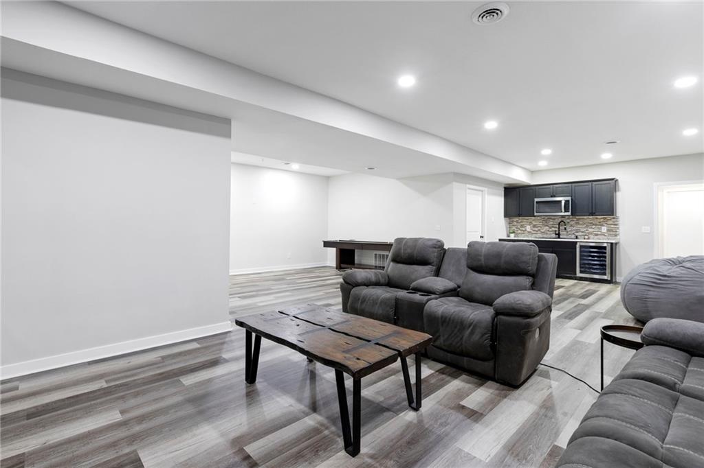 1005 Bridgeshire Drive