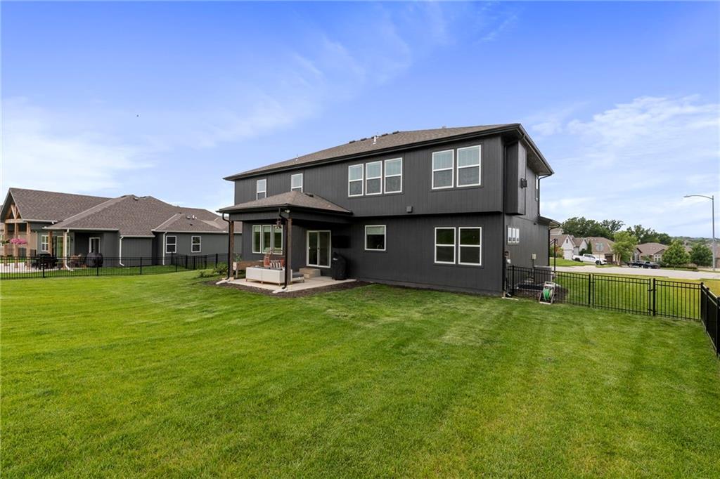 1005 Bridgeshire Drive