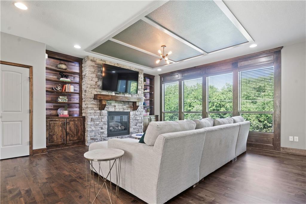 4529 LAKECREST Drive