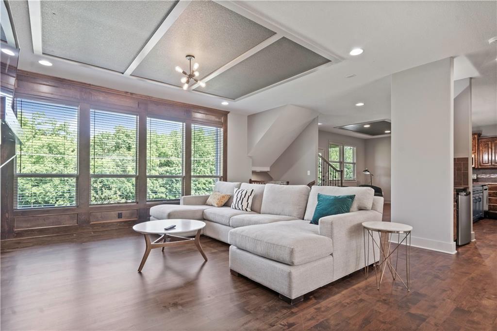 4529 LAKECREST Drive