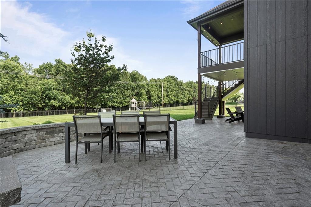 4529 LAKECREST Drive