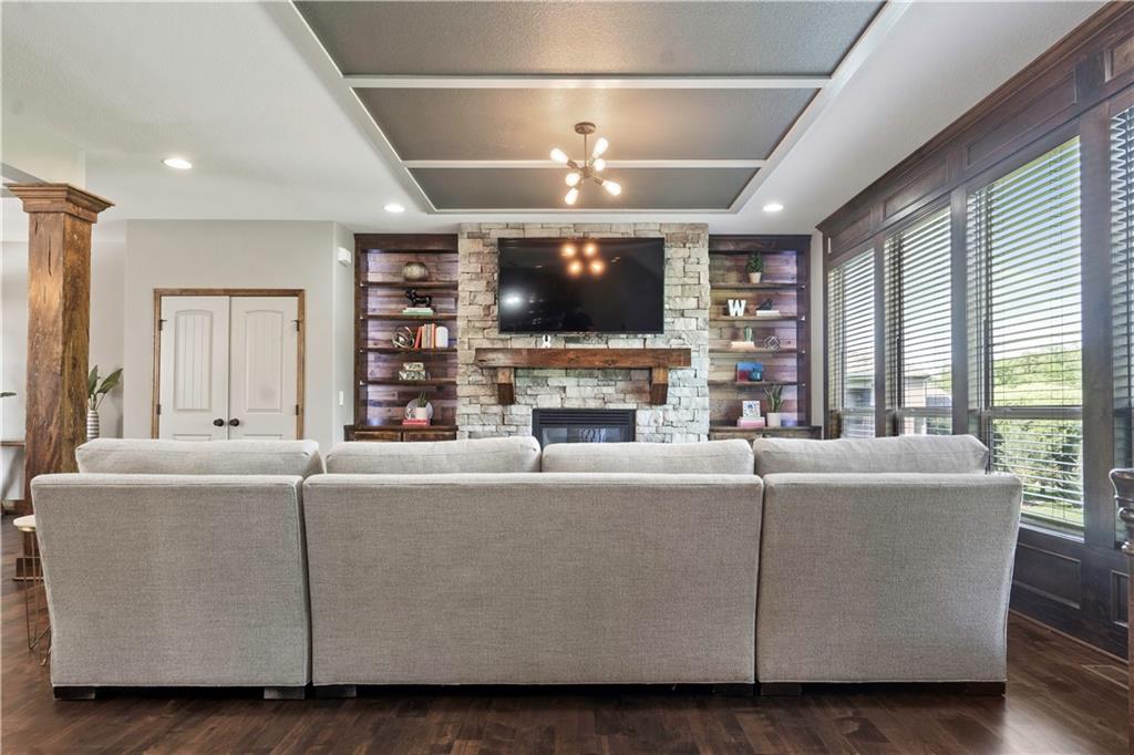 4529 LAKECREST Drive