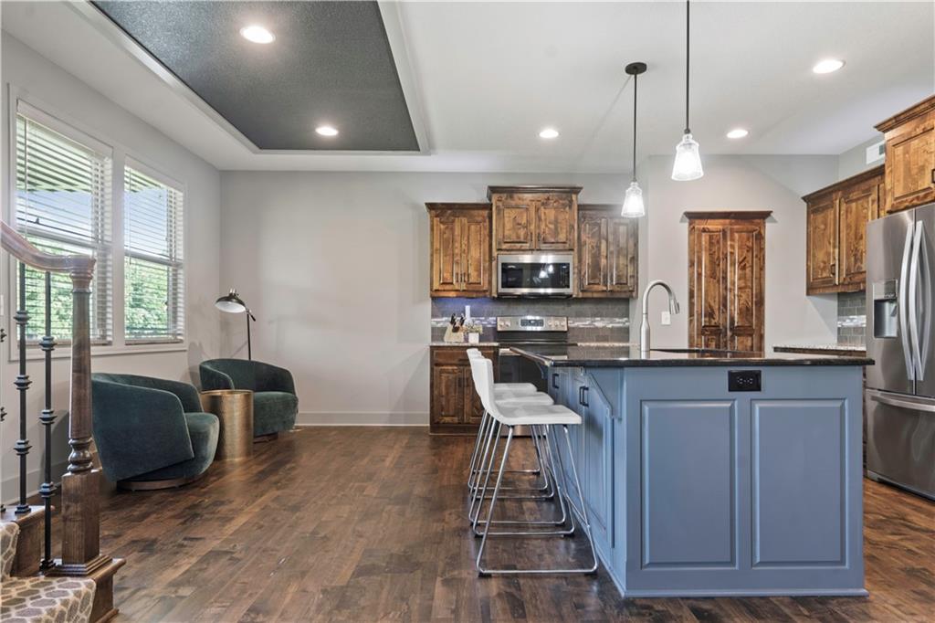 4529 LAKECREST Drive