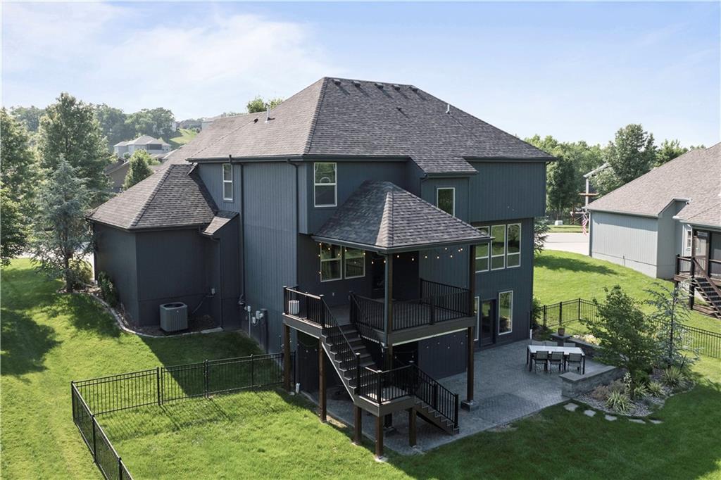 4529 LAKECREST Drive
