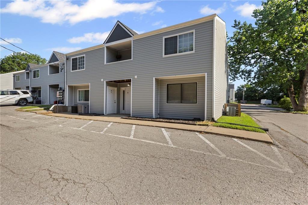 1502 W 25th Court Unit: D5