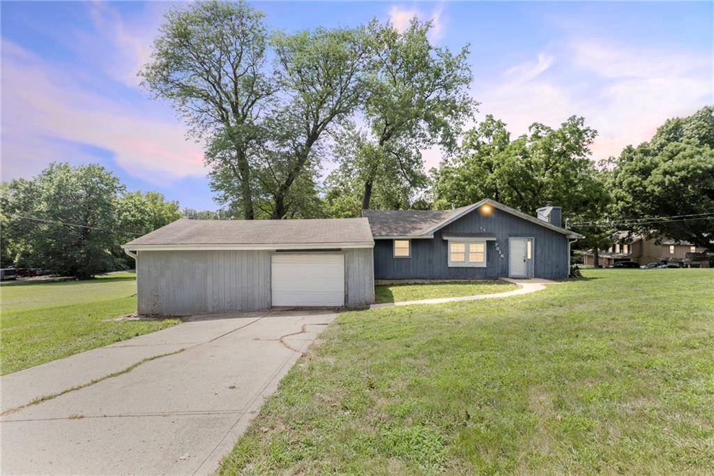 7816 N Broadway Street