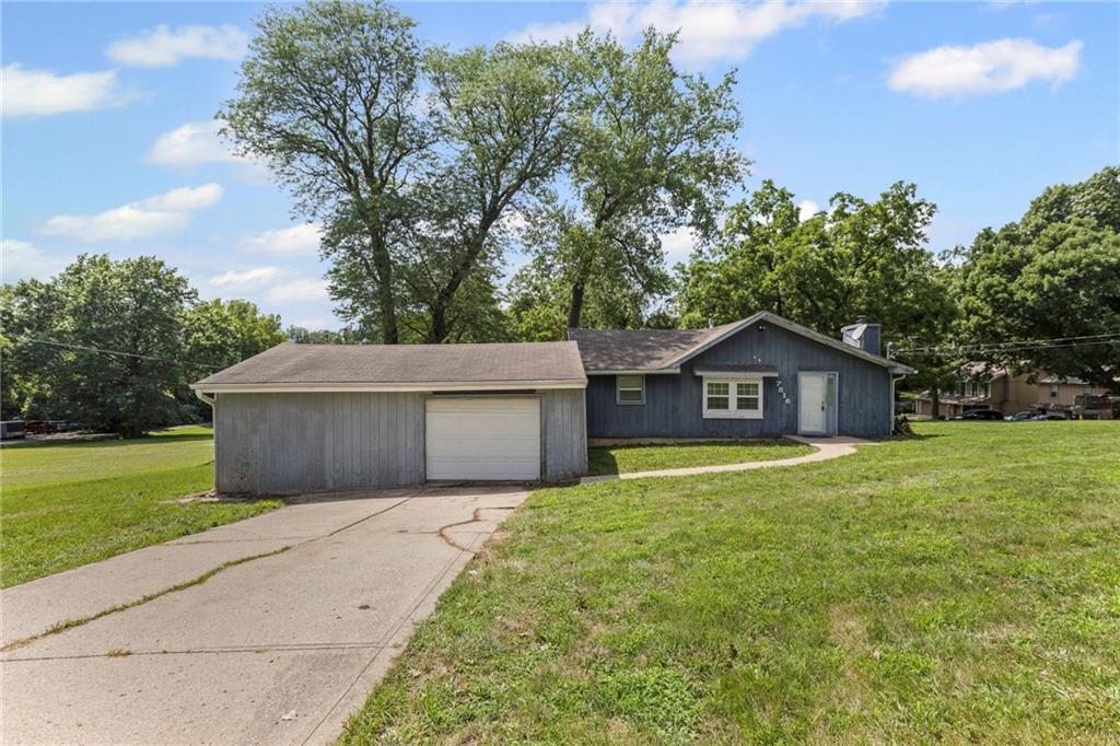 7816 N Broadway Street