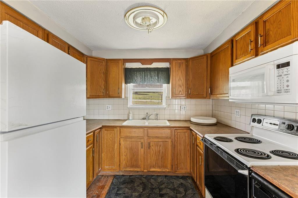 7816 N Broadway Street